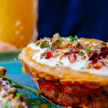 Chromatics & Restaurant Hill Club By Happyculture Отель Лион