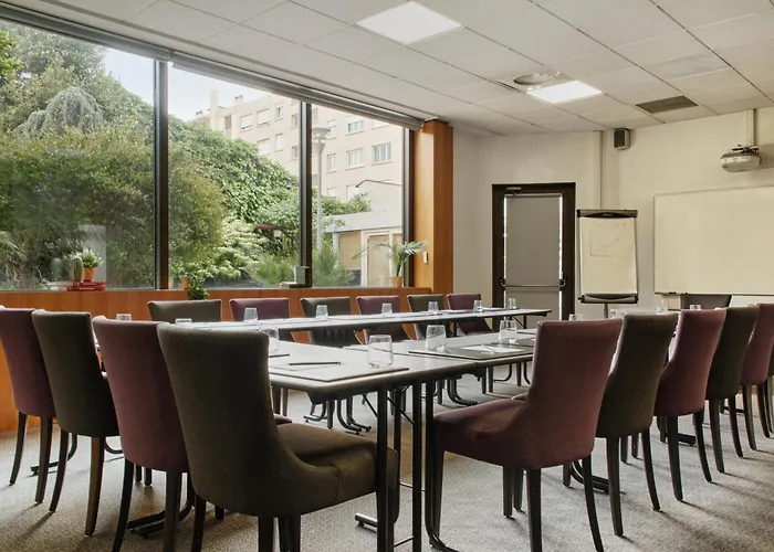 酒店 Chromatics & Restaurant Hill Club By Happyculture 里昂