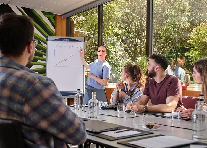 Chromatics & Restaurant Hill Club By Happyculture 3*