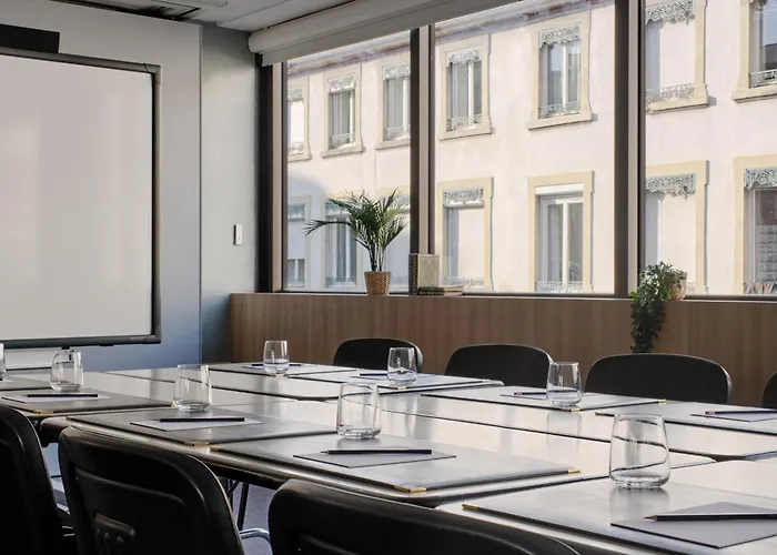 Chromatics & Restaurant Hill Club By Happyculture 3* 里昂