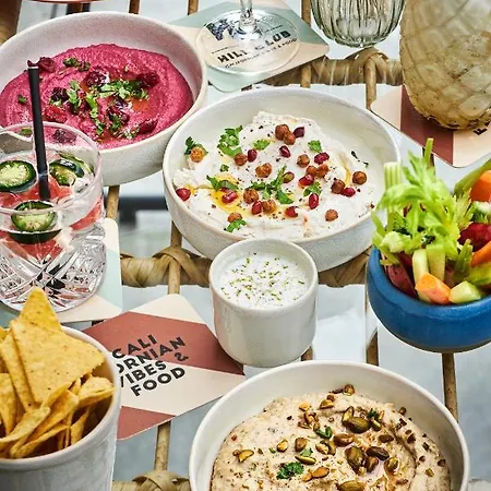 Chromatics & Restaurant Hill Club By Happyculture Hotel 3*