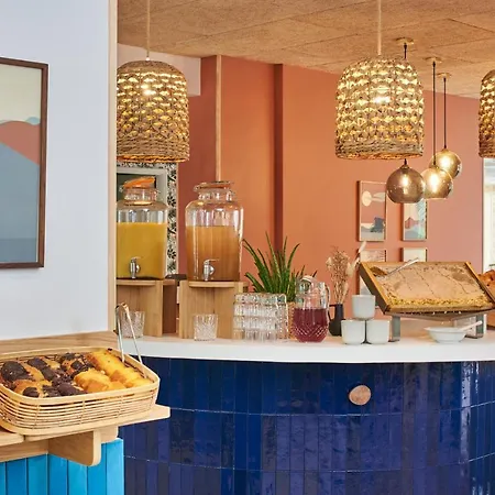 Chromatics & Restaurant Hill Club By Happyculture