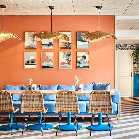 Chromatics & Restaurant Hill Club By Happyculture Lyon