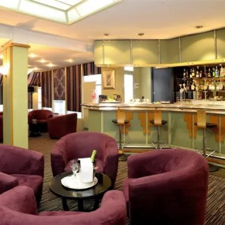 Hotel Chromatics & Restaurant Hill Club By Happyculture