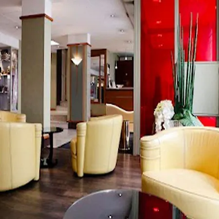 Chromatics & Restaurant Hill Club By Happyculture