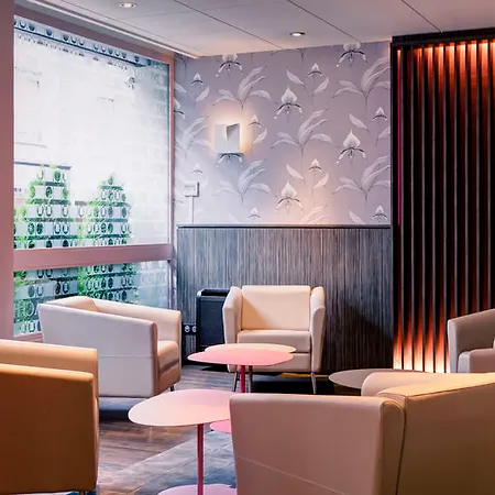 Chromatics & Restaurant Hill Club By Happyculture Hotel