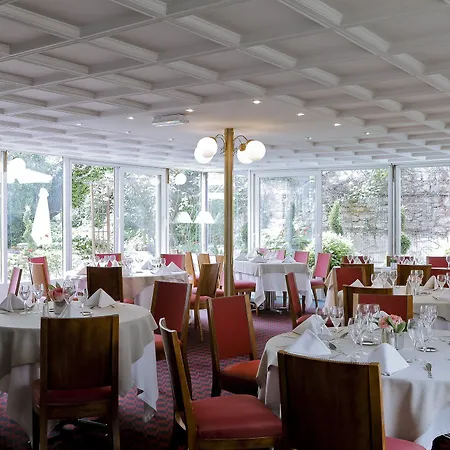 Chromatics & Restaurant Hill Club By Happyculture Hotel